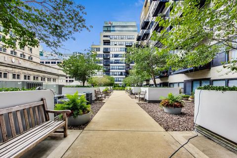 Tiny photo for 130 S CANAL Street #816, Chicago, IL 60606 (MLS # 12618078)