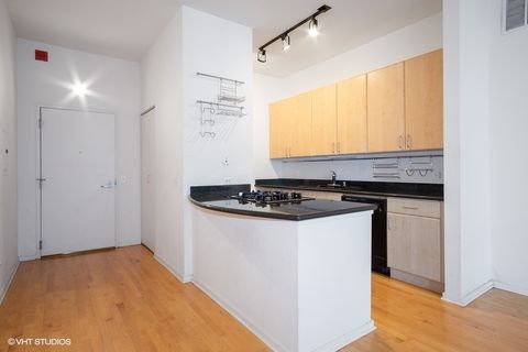 Tiny photo for 130 S CANAL Street #816, Chicago, IL 60606 (MLS # 12618078)