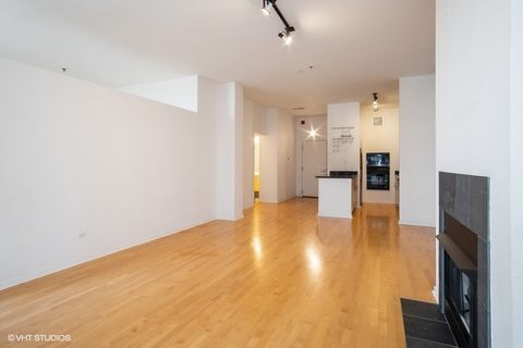 Tiny photo for 130 S CANAL Street #816, Chicago, IL 60606 (MLS # 12618078)