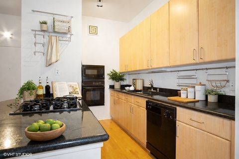 Tiny photo for 130 S CANAL Street #816, Chicago, IL 60606 (MLS # 12618078)