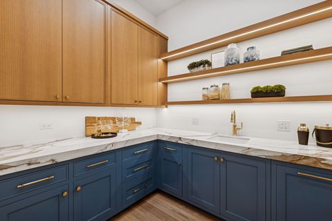 Tiny photo for 104 S Monroe Street, Hinsdale, IL 60521 (MLS # 12618921)