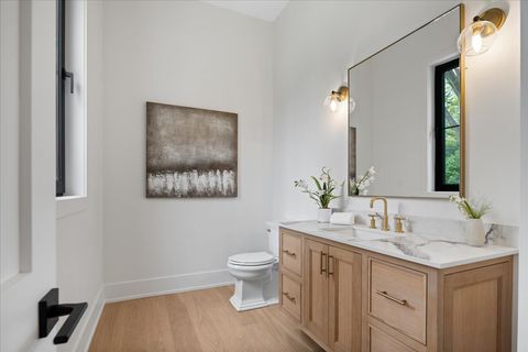 Tiny photo for 104 S Monroe Street, Hinsdale, IL 60521 (MLS # 12618921)