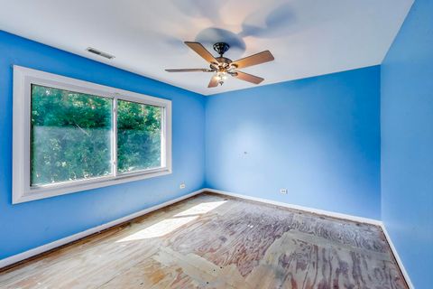Tiny photo for 5370 Sequoia Court, Gurnee, IL 60031 (MLS # 12450163)