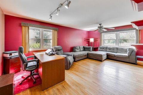 Tiny photo for 5370 Sequoia Court, Gurnee, IL 60031 (MLS # 12450163)