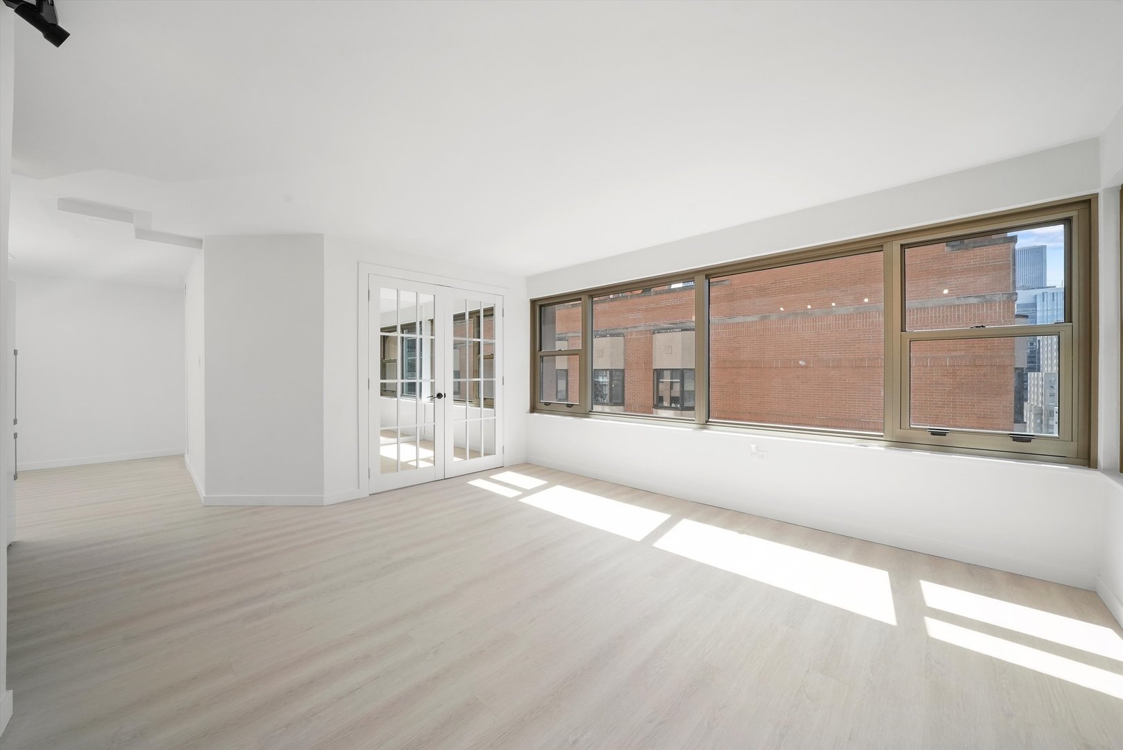 247 E Chestnut Street 2004