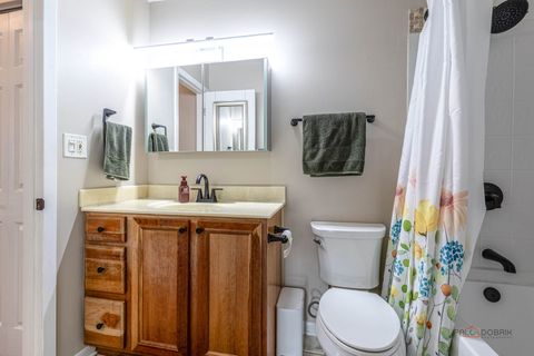 Tiny photo for 452 Kennedy Place, Vernon Hills, IL 60061 (MLS # 12525114)