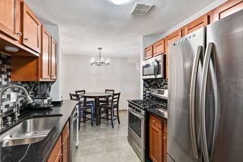 Tiny photo for 14A Kingery Quarter #204, Willowbrook, IL 60527 (MLS # 12544792)