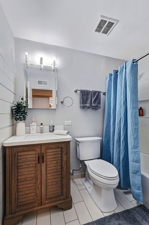 Tiny photo for 14A Kingery Quarter #204, Willowbrook, IL 60527 (MLS # 12544792)