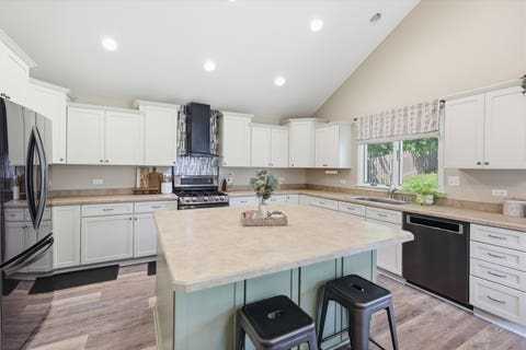 Tiny photo for 1125 Meghan Avenue, Algonquin, IL 60102 (MLS # 12672170)