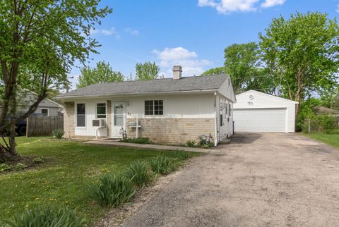 Photo of 22 Wren Road, Carpentersville, IL 60110 (MLS # 12628527)