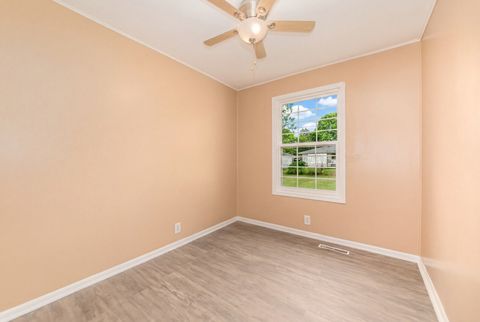 Tiny photo for 22 Wren Road, Carpentersville, IL 60110 (MLS # 12628527)