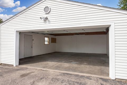 Tiny photo for 22 Wren Road, Carpentersville, IL 60110 (MLS # 12628527)