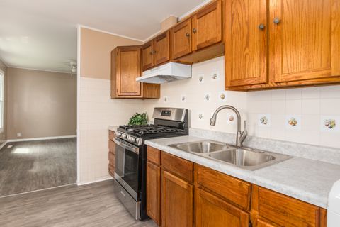 Tiny photo for 22 Wren Road, Carpentersville, IL 60110 (MLS # 12628527)