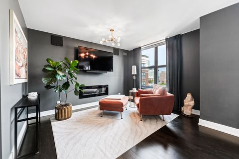 Tiny photo for 55 W Delaware Place #1011, Chicago, IL 60610 (MLS # 12495741)