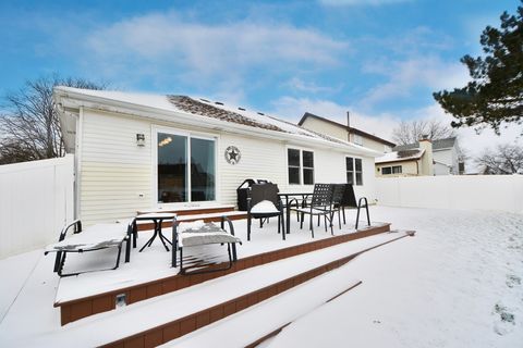 Tiny photo for 4675 Olmstead Drive, Hoffman Estates, IL 60192 (MLS # 12535262)