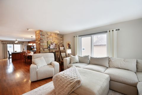 Tiny photo for 4675 Olmstead Drive, Hoffman Estates, IL 60192 (MLS # 12535262)