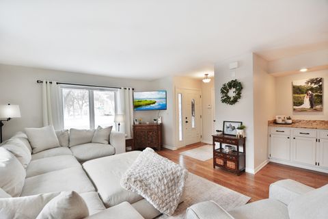 Tiny photo for 4675 Olmstead Drive, Hoffman Estates, IL 60192 (MLS # 12535262)