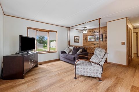 Tiny photo for 121 Seton Place, Streamwood, IL 60107 (MLS # 12664920)