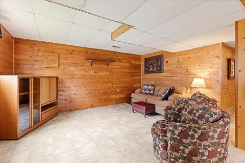Tiny photo for 121 Seton Place, Streamwood, IL 60107 (MLS # 12664920)