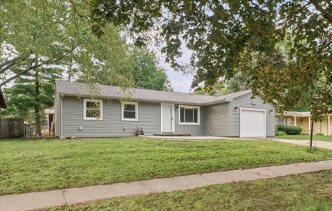 Photo of 2105 Blackthorn Drive, Champaign, IL 61821 (MLS # 12759293)