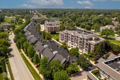 Tiny photo for 434 McDaniels Circle #401, Clarendon Hills, IL 60514 (MLS # 12534375)