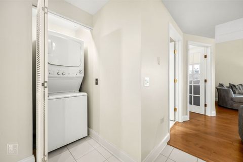 Tiny photo for 434 McDaniels Circle #401, Clarendon Hills, IL 60514 (MLS # 12534375)