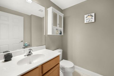 Tiny photo for 434 McDaniels Circle #401, Clarendon Hills, IL 60514 (MLS # 12534375)