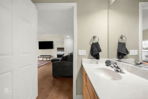 Tiny photo for 434 McDaniels Circle #401, Clarendon Hills, IL 60514 (MLS # 12534375)