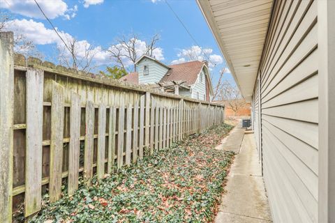 Tiny photo for 617 W John Street, Champaign, IL 61820 (MLS # 12518066)