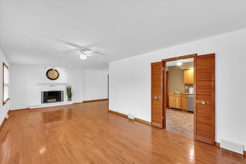 Tiny photo for 617 W John Street, Champaign, IL 61820 (MLS # 12518066)