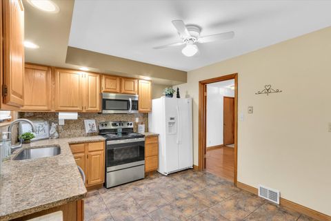 Tiny photo for 617 W John Street, Champaign, IL 61820 (MLS # 12518066)