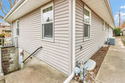 Tiny photo for 617 W John Street, Champaign, IL 61820 (MLS # 12518066)