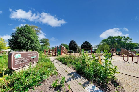 Tiny photo for 704 W Lonnquist Boulevard, Mount Prospect, IL 60056 (MLS # 12766144)