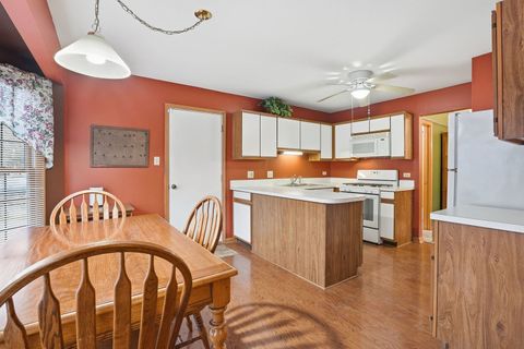 Tiny photo for 9867 Cambridge Court #B, Mokena, IL 60448 (MLS # 12587828)