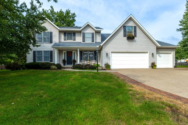 5620 DODDS DR, BETTENDORF, IA 52722 - Image 453d4223eb7d459ebfda3e1d3fb9cf5a/3199277678