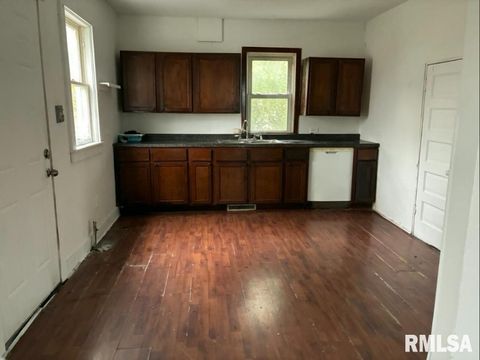 Tiny photo for 732 S MAIN Street, Kewanee, IL 61443 (MLS # QC4269474)