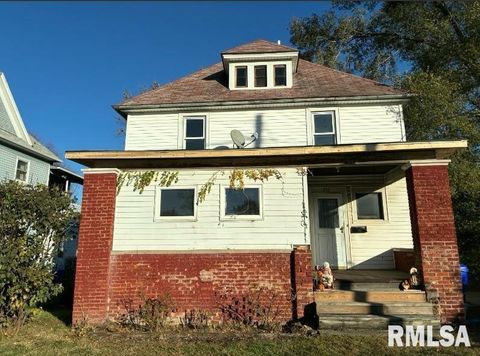 Photo of 732 S MAIN Street, Kewanee, IL 61443 (MLS # QC4269474)