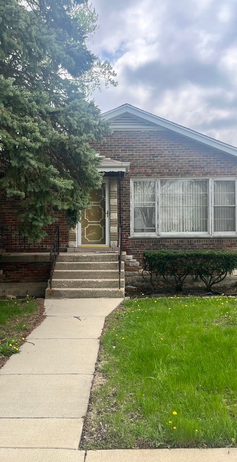 Photo of 1127 W 123rd Street, Calumet Park, IL 60827 (MLS # 12645750)