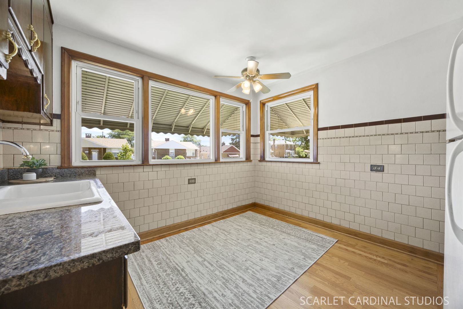 2216 S 11TH Avenue