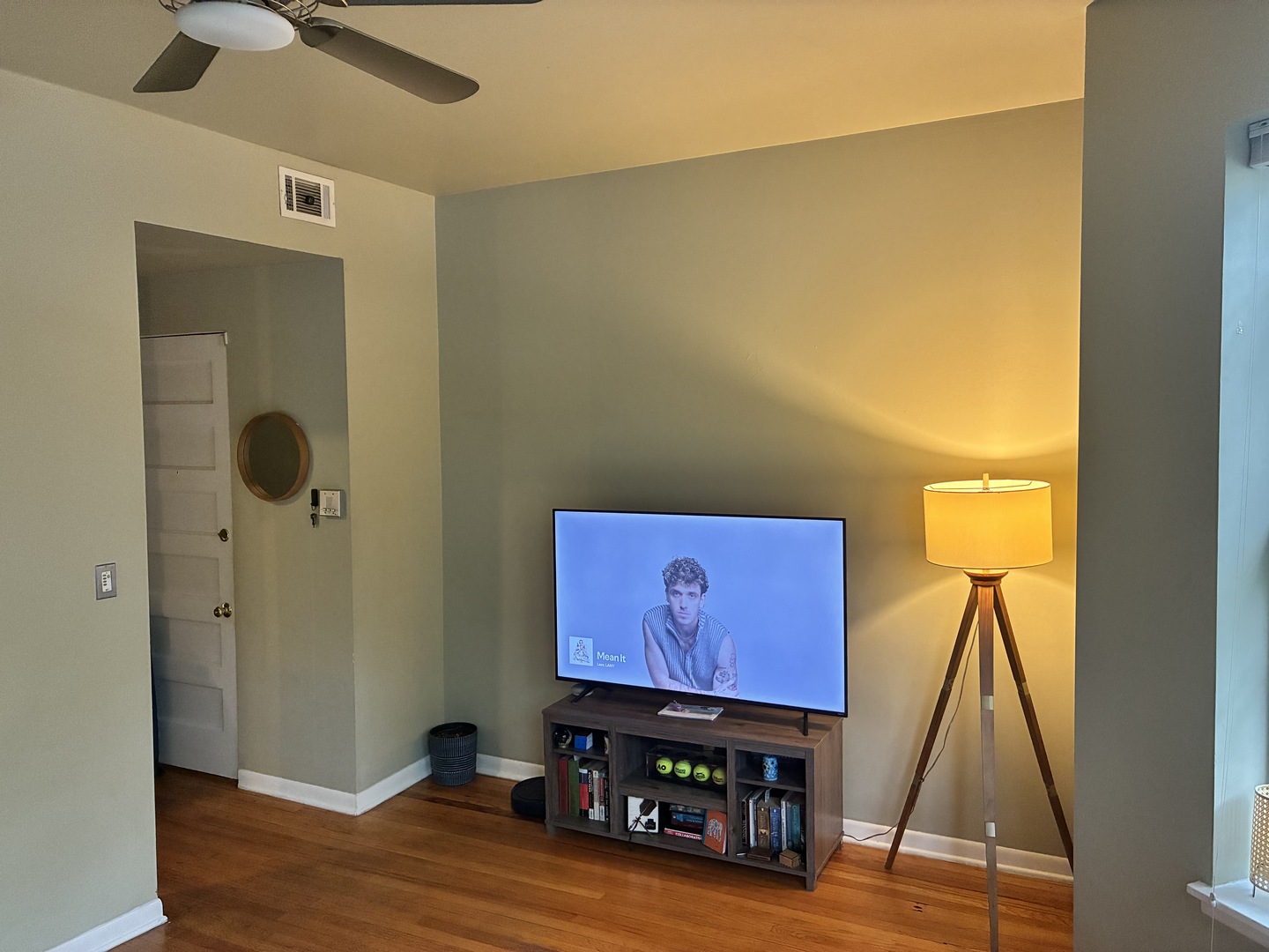 902 W Grace Street 1