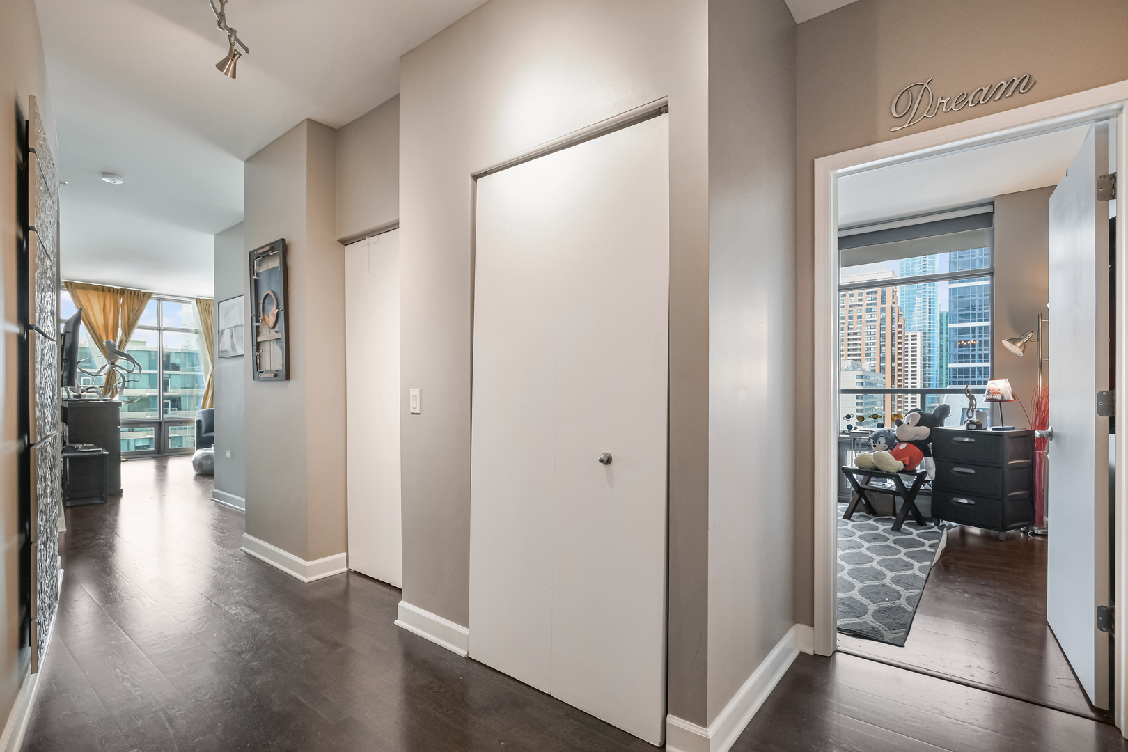 100 E 14th Street 2510