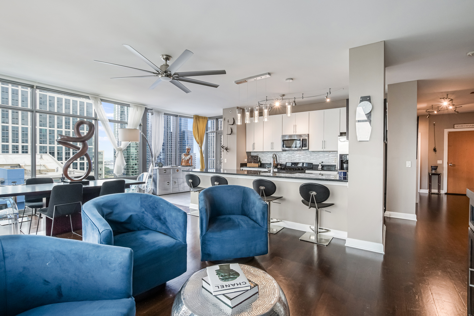 100 E 14th Street 2510