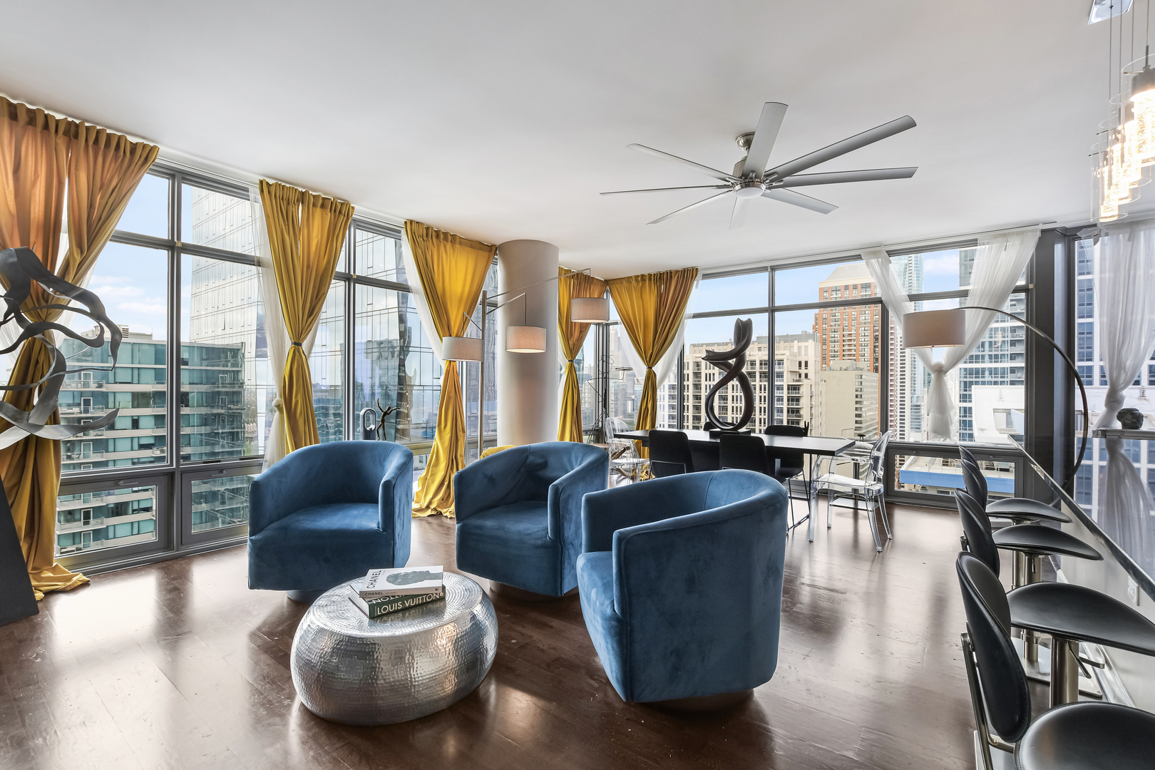 100 E 14th Street 2510