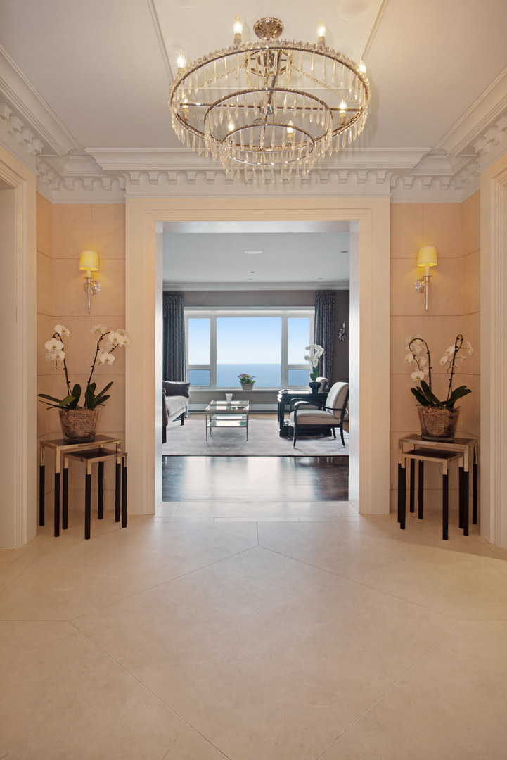 800 N Michigan Avenue 5901