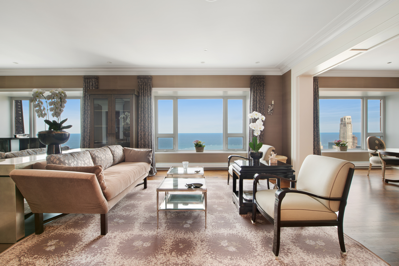 800 N Michigan Avenue 5901