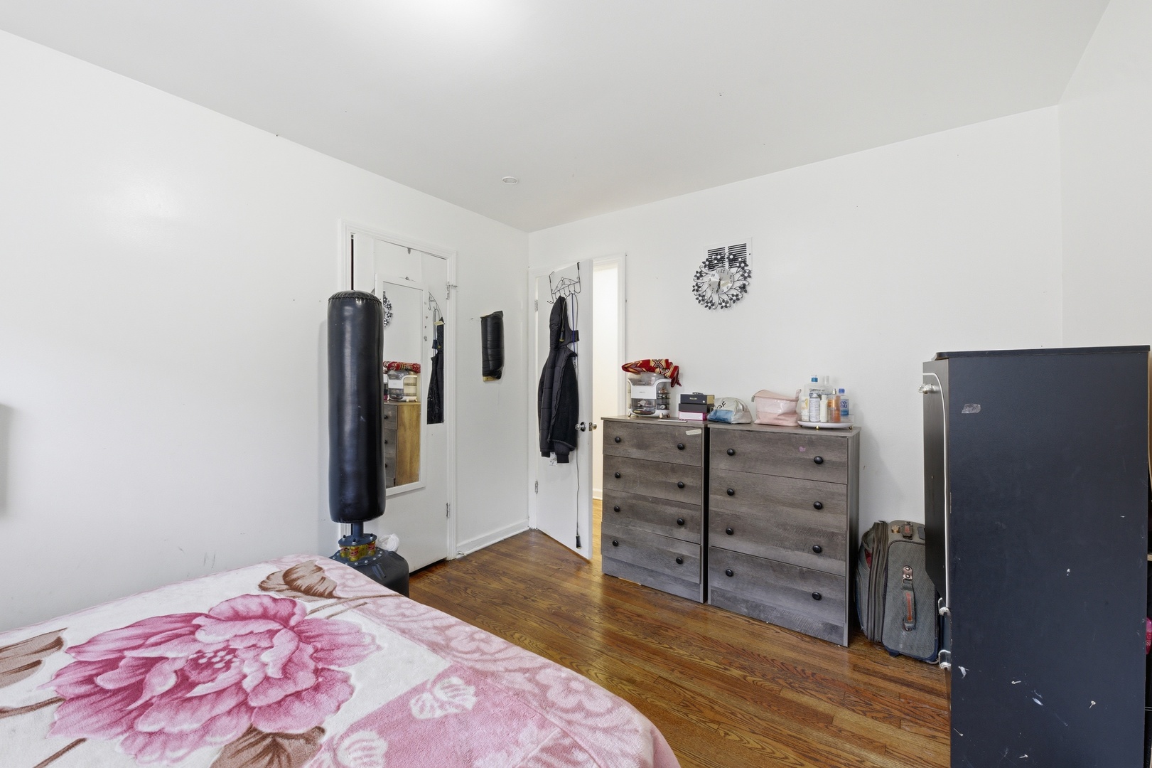 6531 N Hoyne Avenue 2S