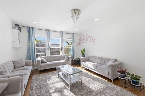 Tiny photo for 6531 N Hoyne Avenue #2S, Chicago, IL 60645 (MLS # 12628796)