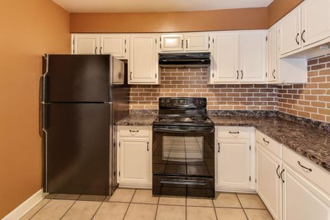 Tiny photo for 1243 E Baldwin Lane #211, Palatine, IL 60074 (MLS # 12540642)