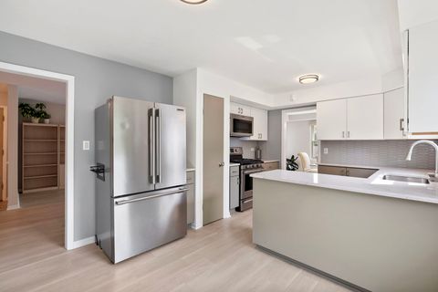 Tiny photo for 1535 Park Avenue #304, River Forest, IL 60305 (MLS # 12481804)