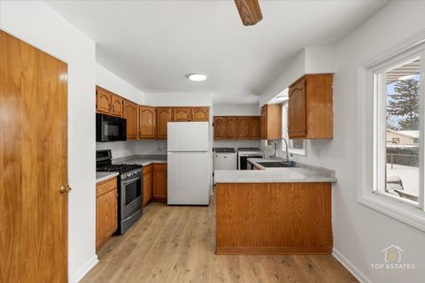 Tiny photo for 369 Bianco Drive, Elk Grove Village, IL 60007 (MLS # 12548371)